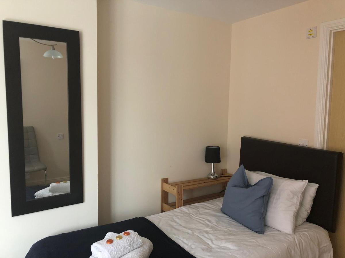 Honest City Centre Apartment 2 Southampton Zewnętrze zdjęcie